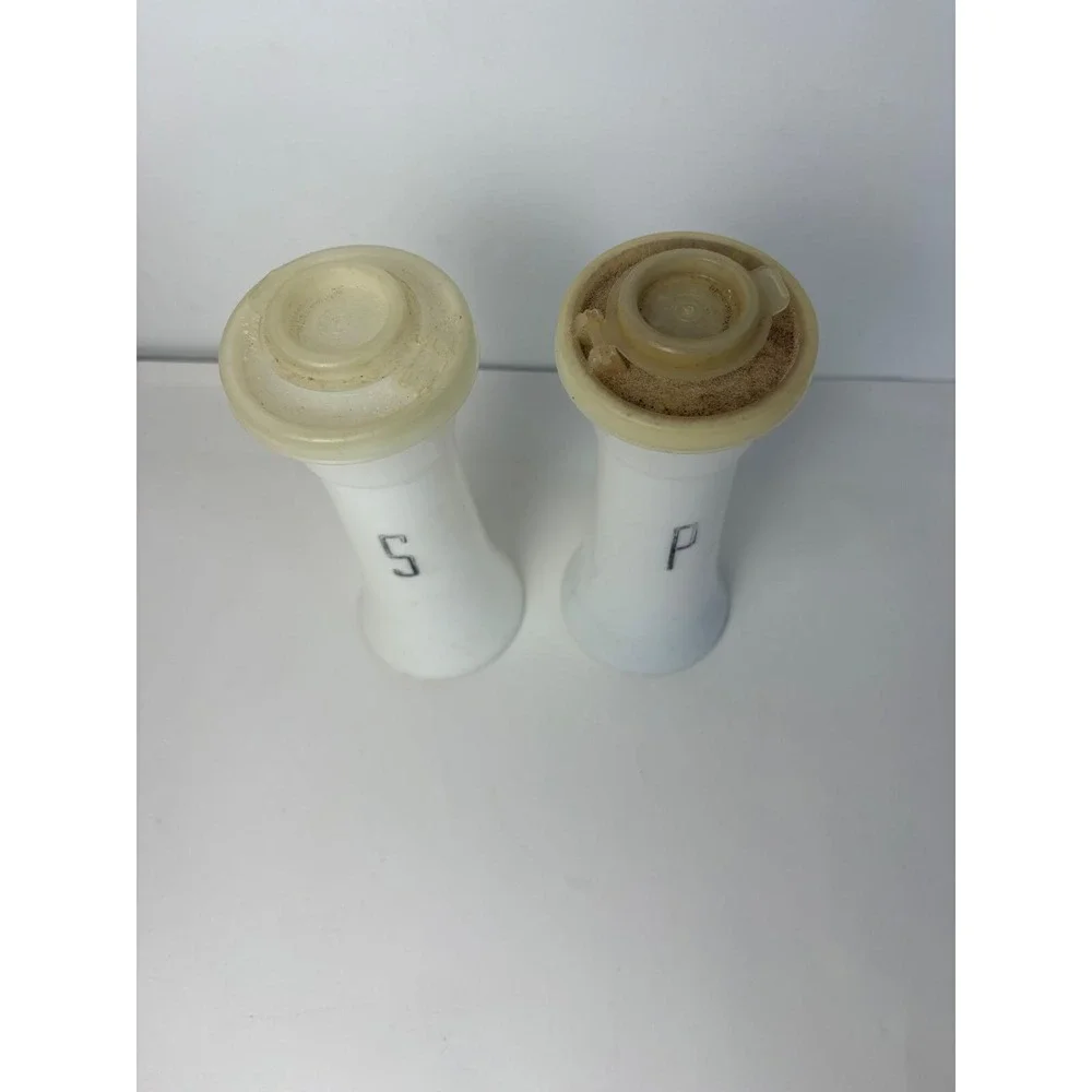 Vintage Tupperware Hourglass Salt and Pepper‎ Shakers White Set of 2 Flip Top 6